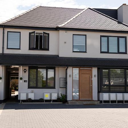 Walnut Flats-F4, 2-Bedroom With Ensuite - Parking, Netflix, Wifi - Close To Oxford, Bicester & Blenheim Palace Kidlington Bagian luar foto