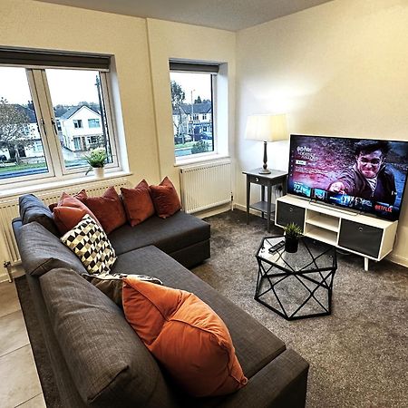Walnut Flats-F4, 2-Bedroom With Ensuite - Parking, Netflix, Wifi - Close To Oxford, Bicester & Blenheim Palace Kidlington Bagian luar foto