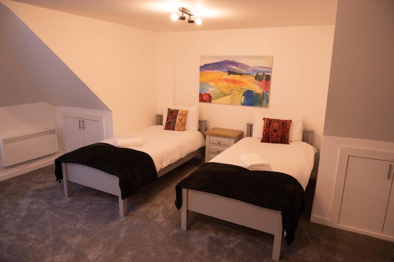 Walnut Flats-F4, 2-Bedroom With Ensuite - Parking, Netflix, Wifi - Close To Oxford, Bicester & Blenheim Palace Kidlington Bagian luar foto
