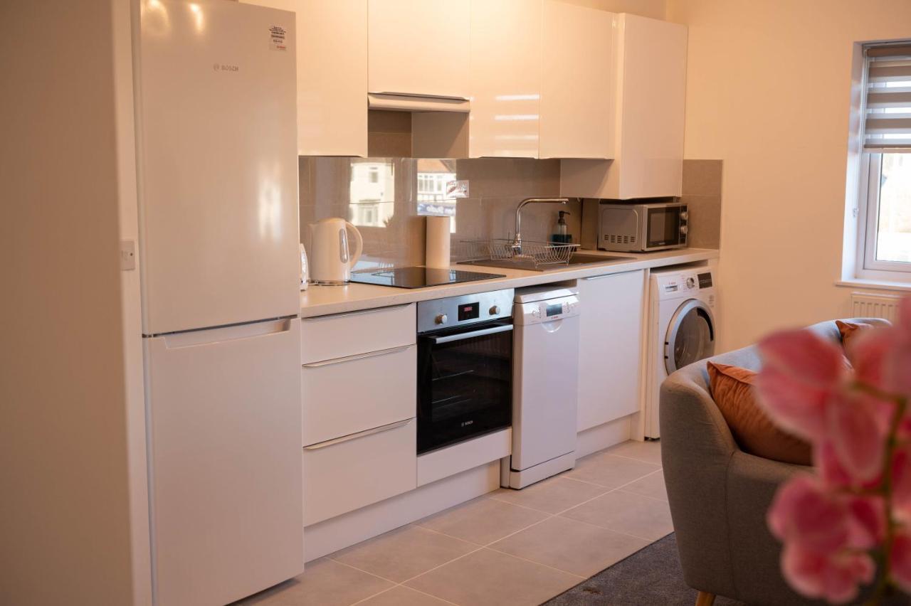 Walnut Flats-F4, 2-Bedroom With Ensuite - Parking, Netflix, Wifi - Close To Oxford, Bicester & Blenheim Palace Kidlington Bagian luar foto