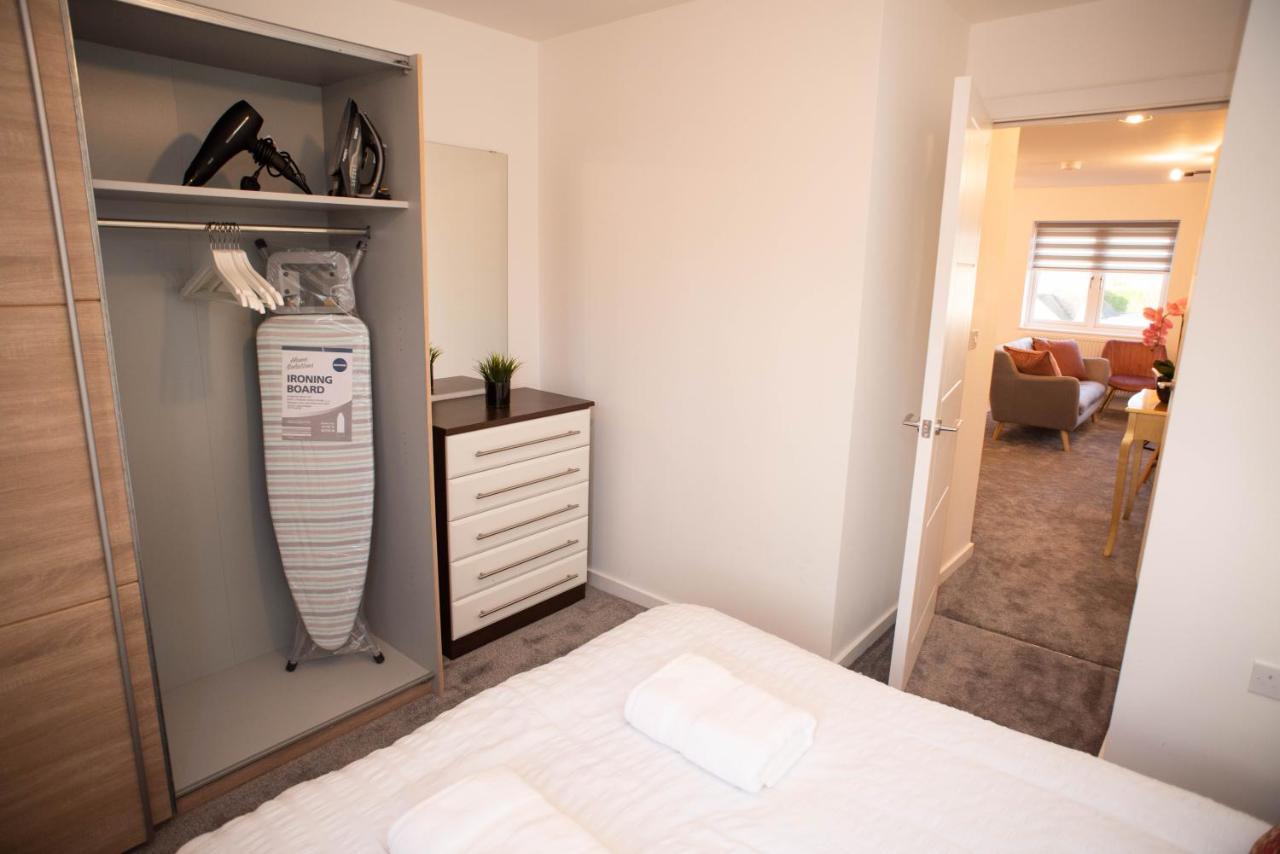 Walnut Flats-F4, 2-Bedroom With Ensuite - Parking, Netflix, Wifi - Close To Oxford, Bicester & Blenheim Palace Kidlington Bagian luar foto