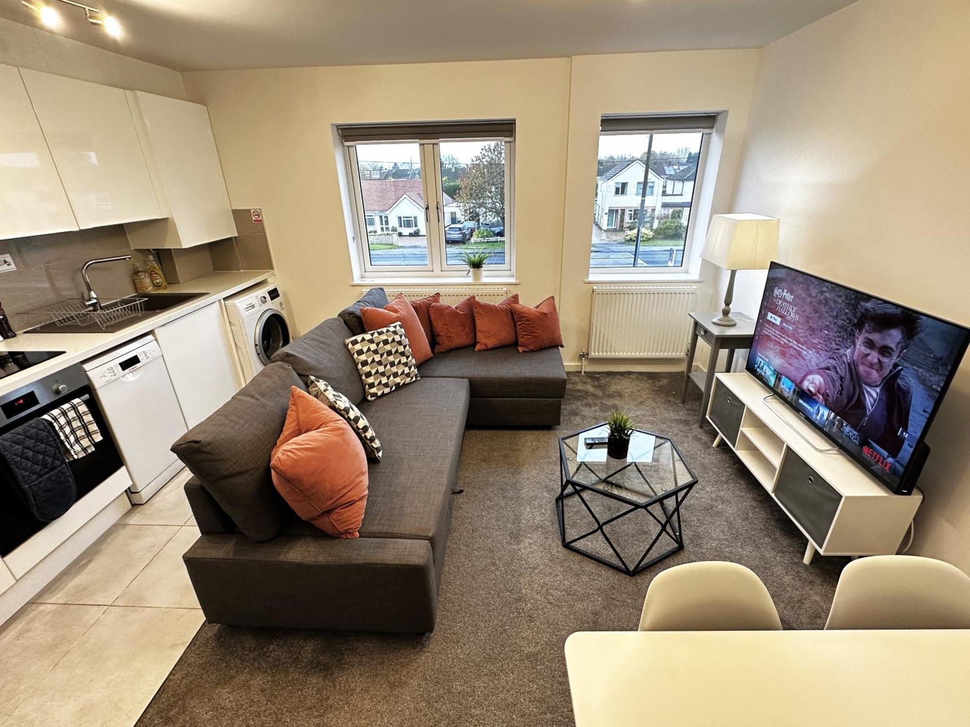 Walnut Flats-F4, 2-Bedroom With Ensuite - Parking, Netflix, Wifi - Close To Oxford, Bicester & Blenheim Palace Kidlington Bagian luar foto